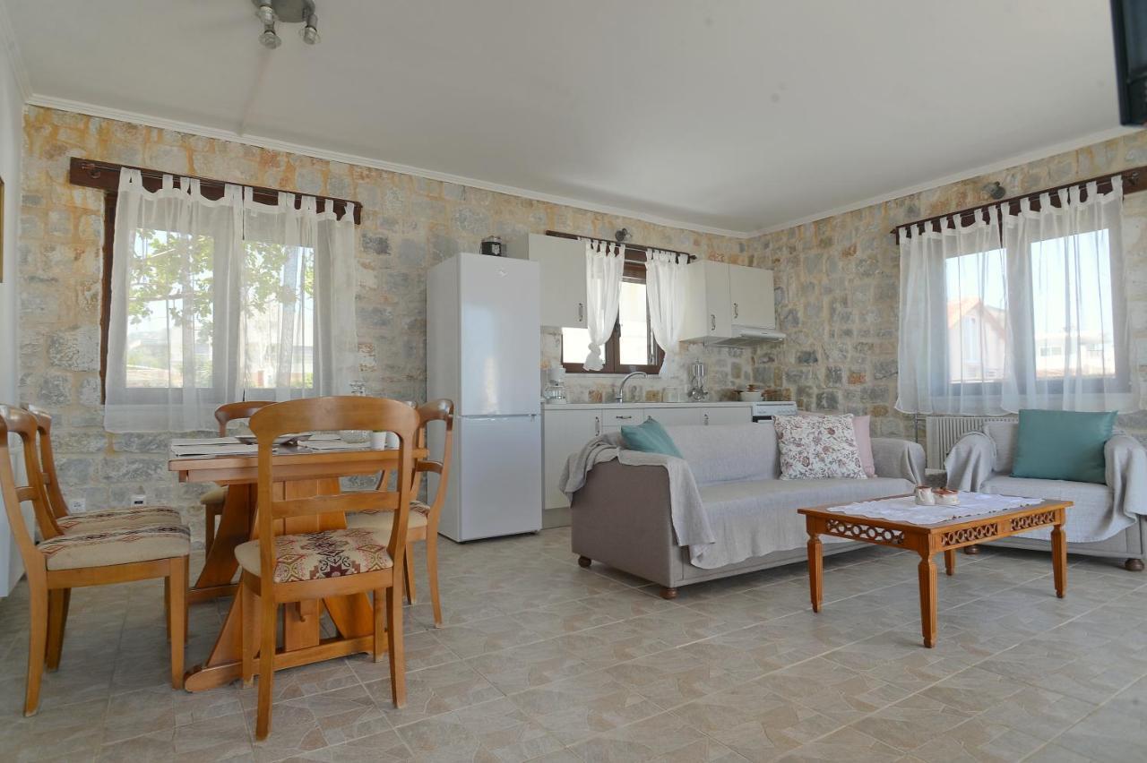 Antorina Beachfront Villas With Private Pools Kamari  Εξωτερικό φωτογραφία