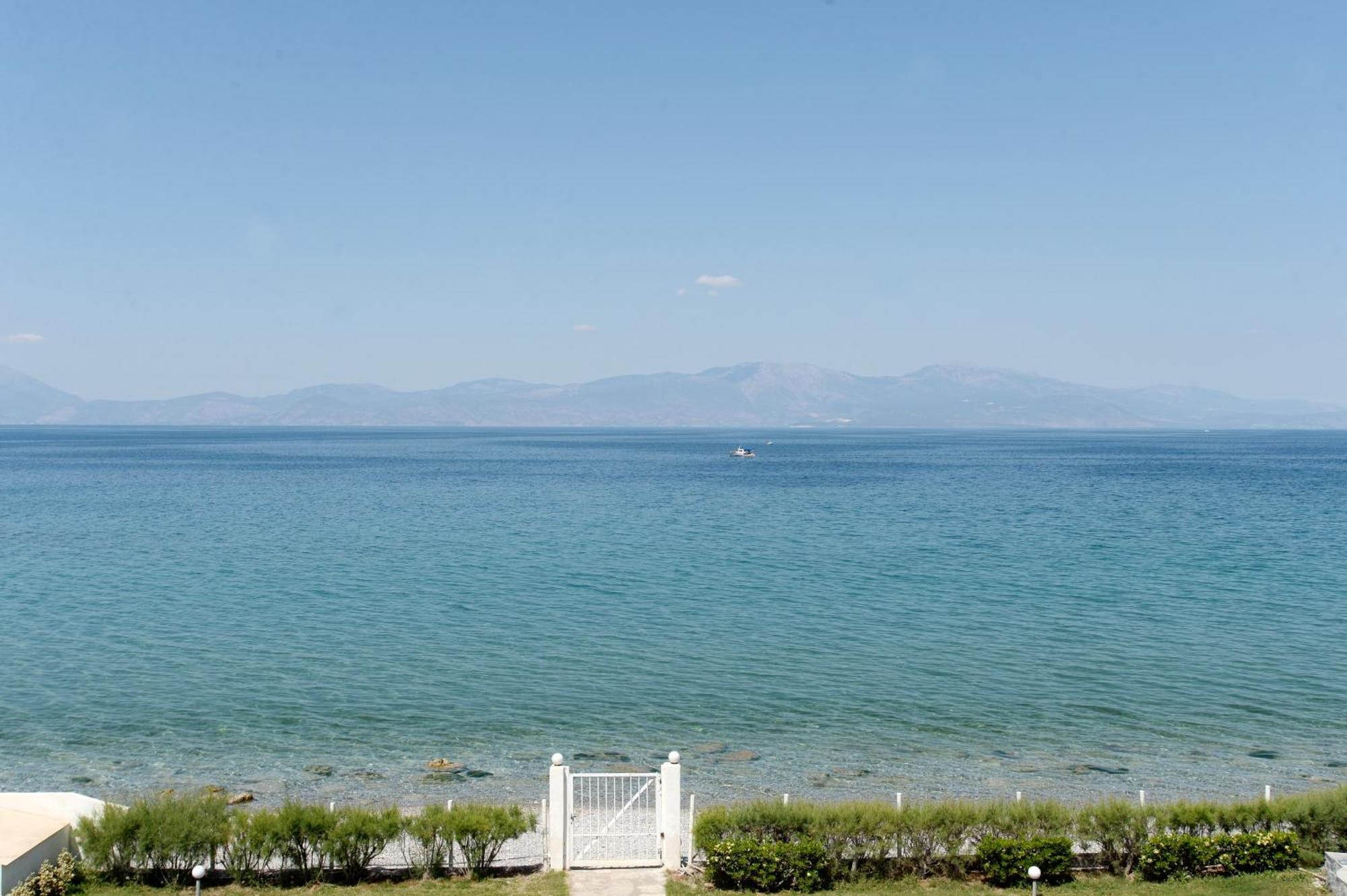 Antorina Beachfront Villas With Private Pools Kamari  Εξωτερικό φωτογραφία