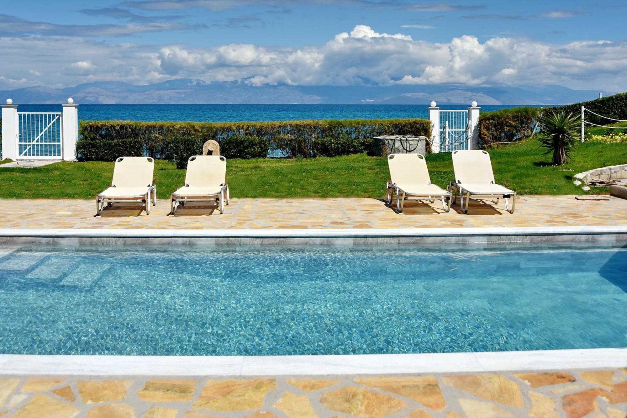 Antorina Beachfront Villas With Private Pools Kamari  Εξωτερικό φωτογραφία