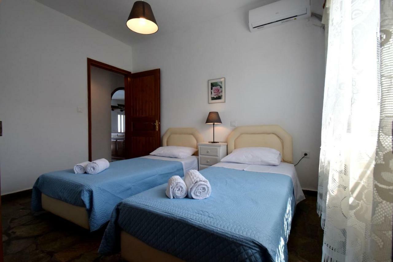 Antorina Beachfront Villas With Private Pools Kamari  Εξωτερικό φωτογραφία